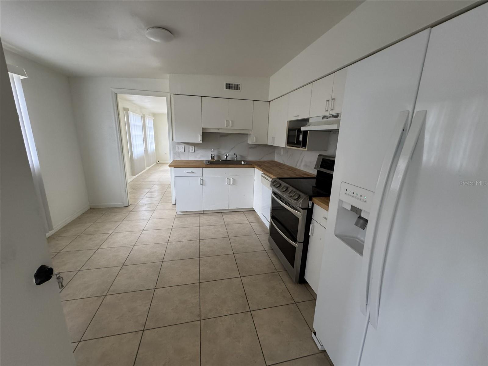 Image 8 of 21 For 4680 Royal Palm Avenue