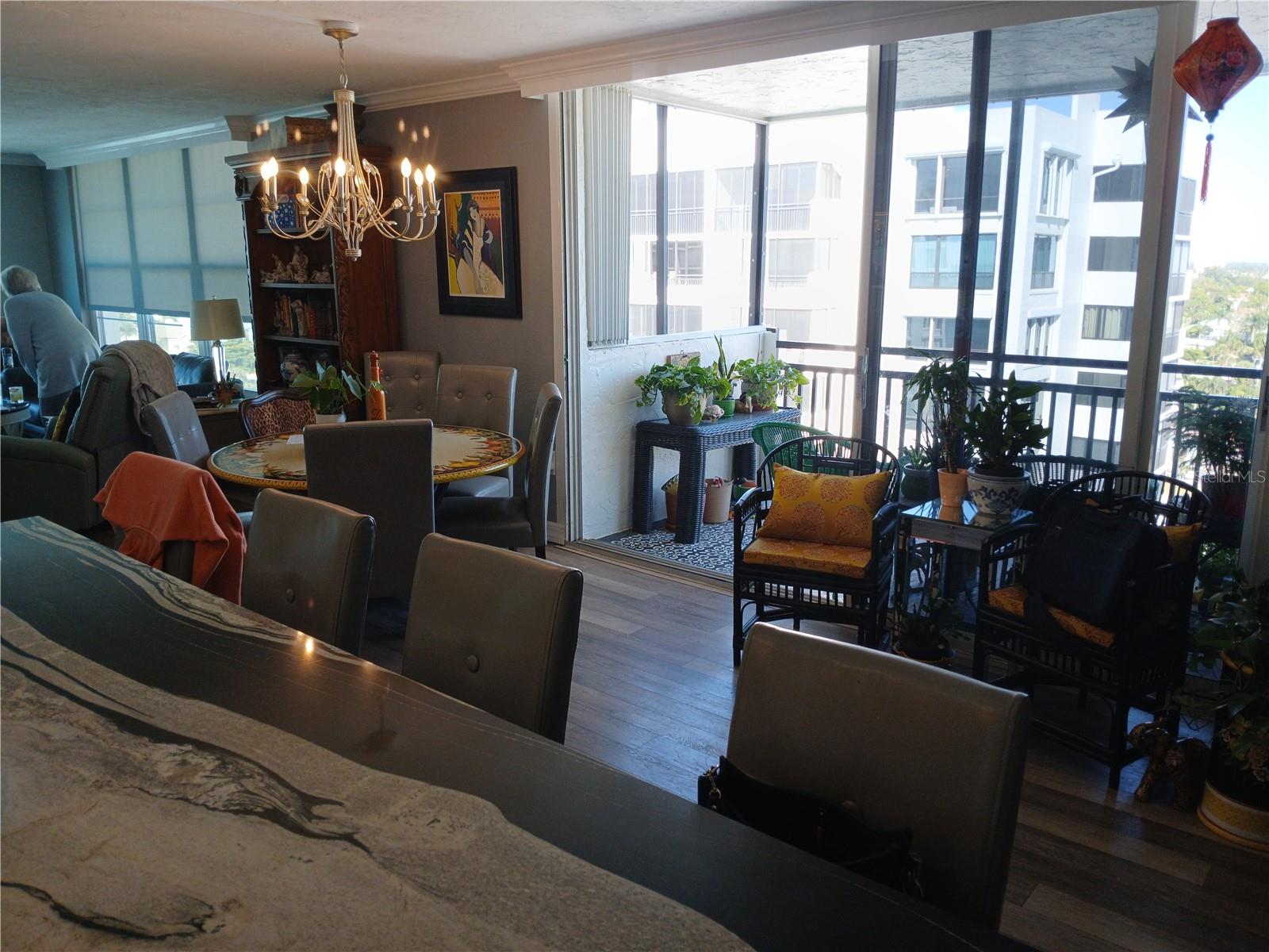 Image 10 of 17 For 631 Alhambra Road 1001