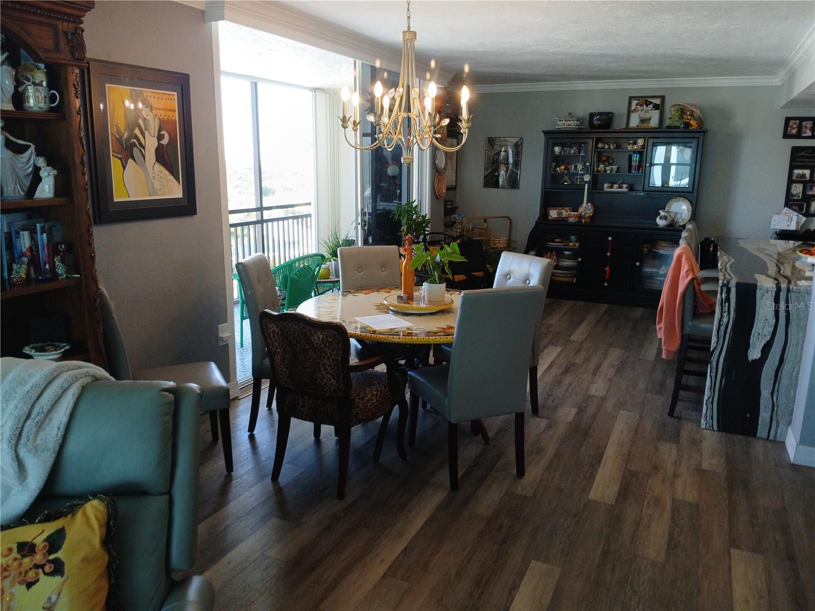 Image 11 of 17 For 631 Alhambra Road 1001