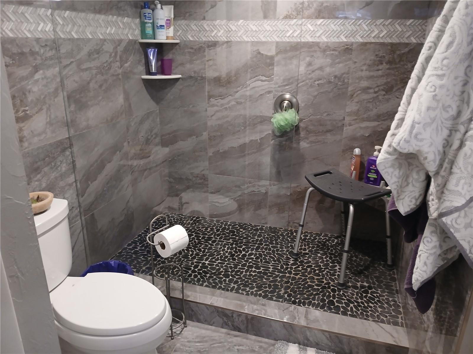 Image 13 of 17 For 631 Alhambra Road 1001