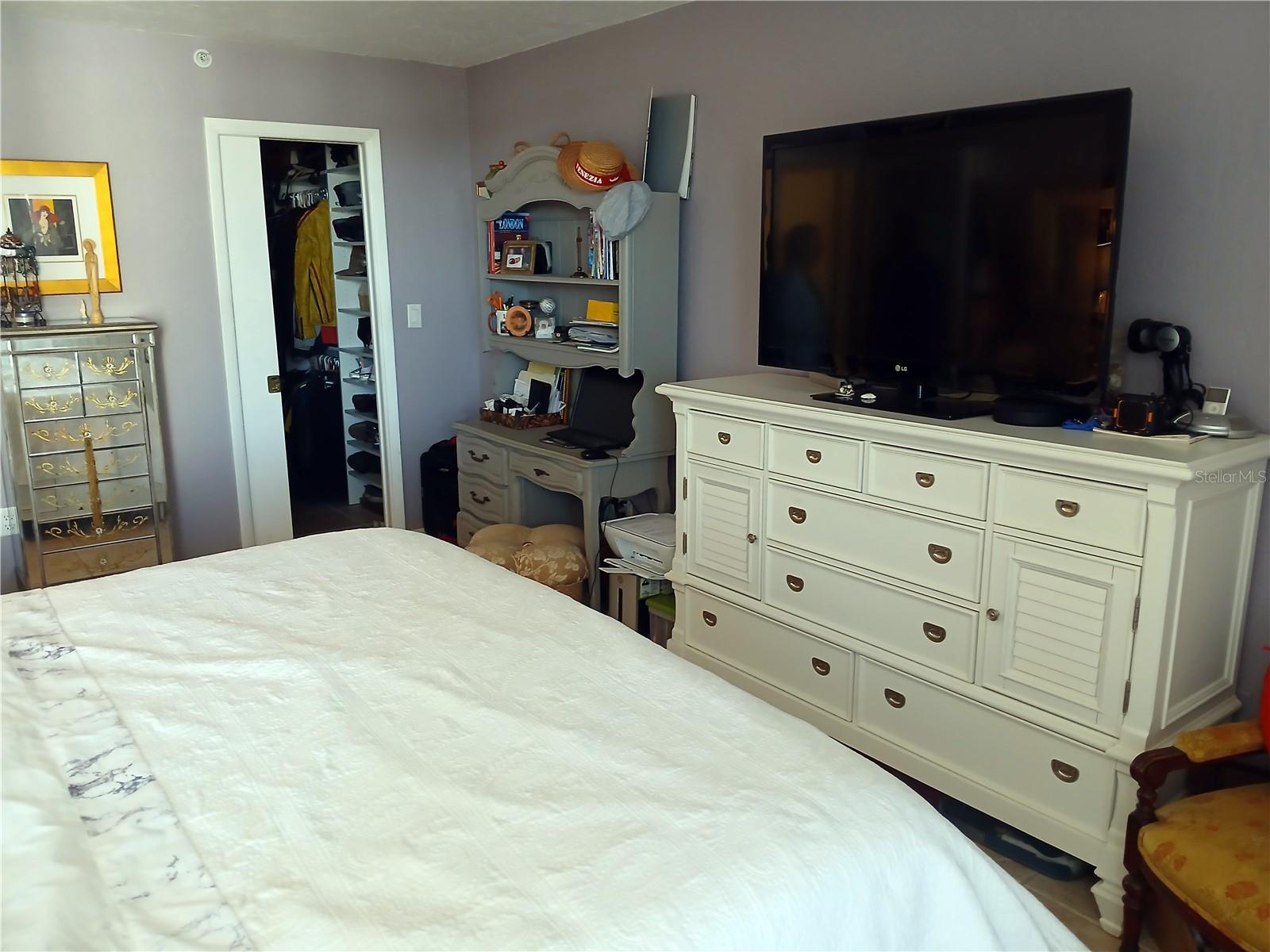 Image 14 of 17 For 631 Alhambra Road 1001