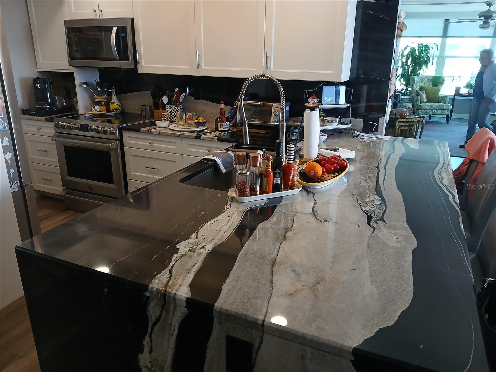 Image 8 of 17 For 631 Alhambra Road 1001