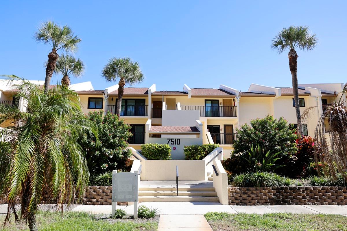 Details for 7510 Sunshine Skyway Lane S T13, ST PETERSBURG, FL 33711