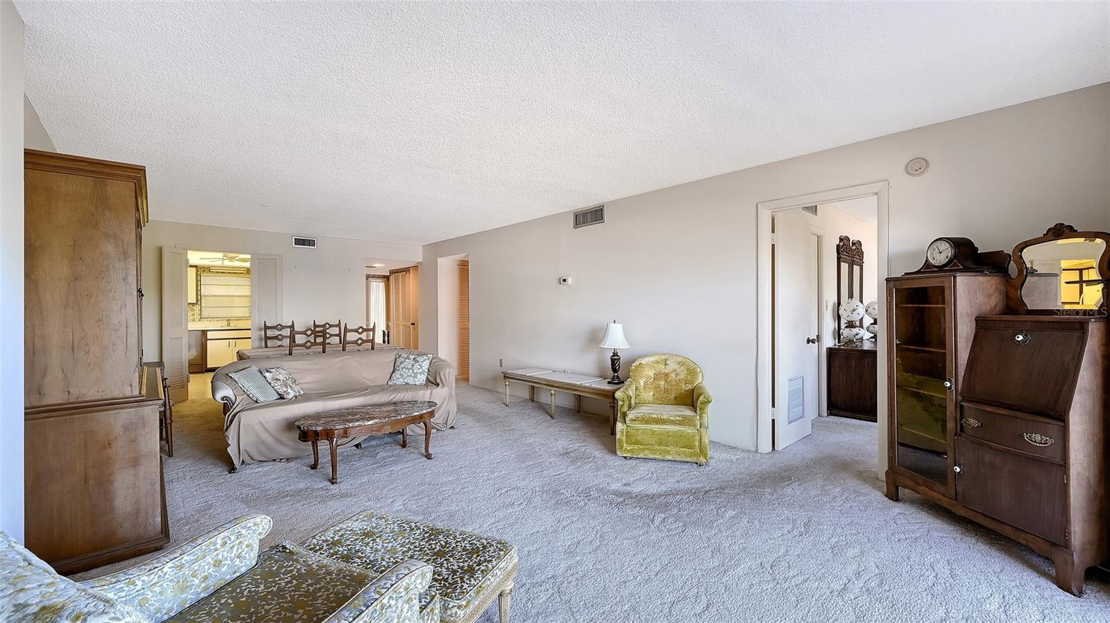 Image 13 of 63 For 1400 1st Avenue W 304