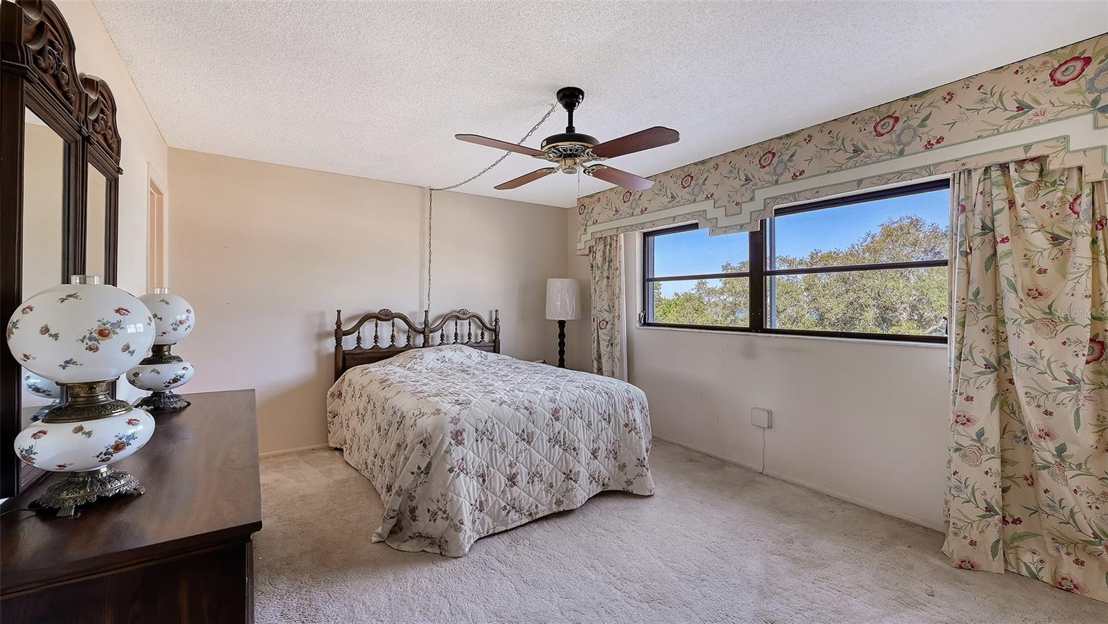 Image 20 of 63 For 1400 1st Avenue W 304