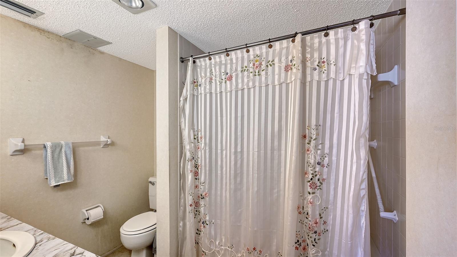 Image 23 of 63 For 1400 1st Avenue W 304