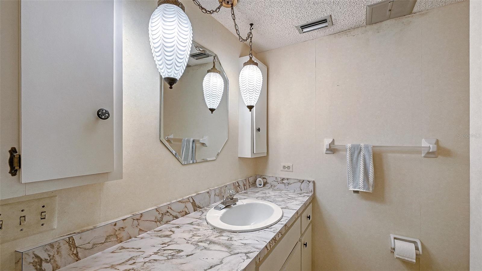 Image 24 of 63 For 1400 1st Avenue W 304