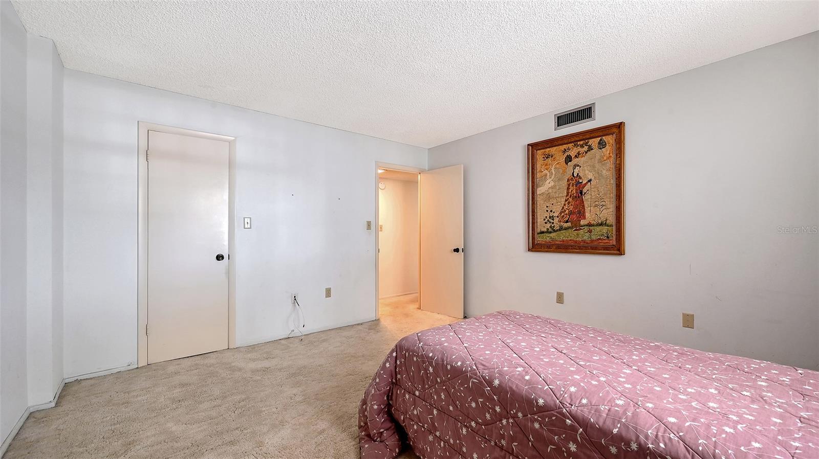 Image 26 of 63 For 1400 1st Avenue W 304