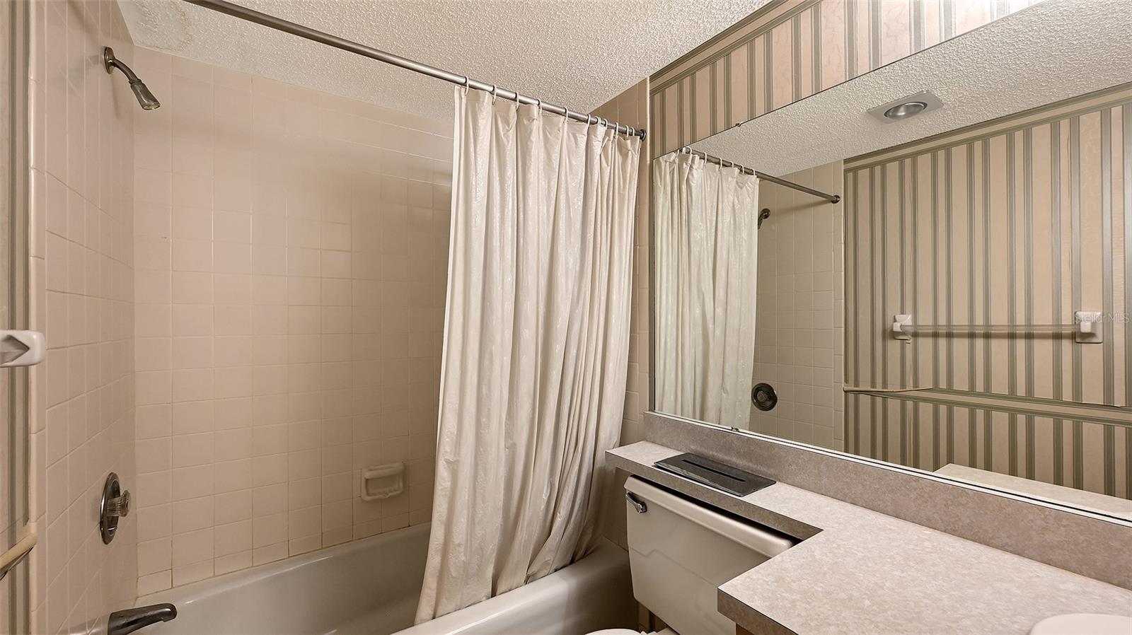 Image 28 of 63 For 1400 1st Avenue W 304