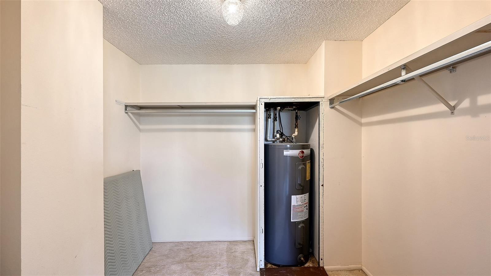 Image 31 of 63 For 1400 1st Avenue W 304