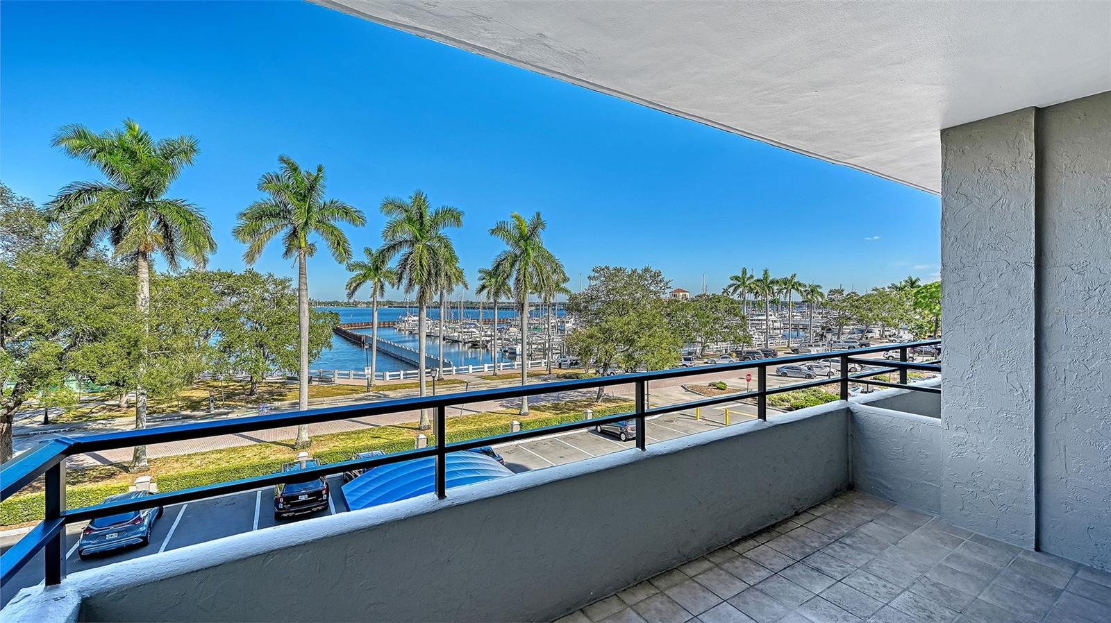 Image 9 of 63 For 1400 1st Avenue W 304