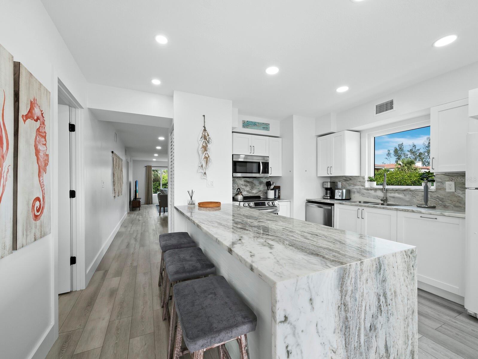 Image 14 of 44 For 3320 Gulf Of Mexico Dr Drive 208c