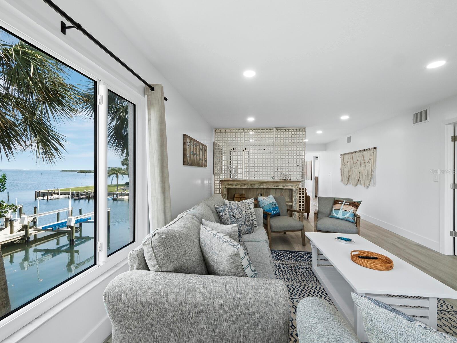 Image 23 of 44 For 3320 Gulf Of Mexico Dr Drive 208c