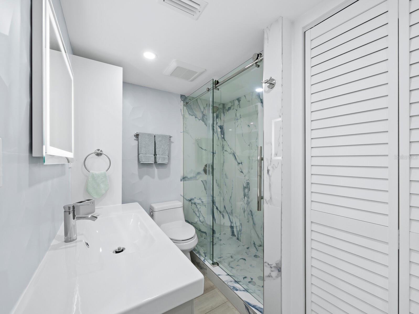 Image 26 of 44 For 3320 Gulf Of Mexico Dr Drive 208c