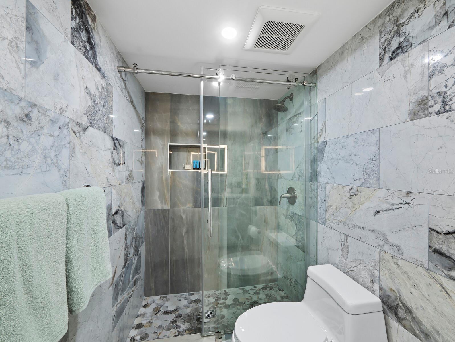 Image 31 of 44 For 3320 Gulf Of Mexico Dr Drive 208c