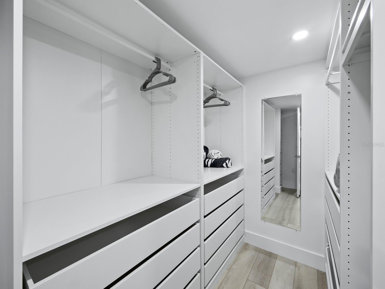 Image 32 of 44 For 3320 Gulf Of Mexico Dr Drive 208c