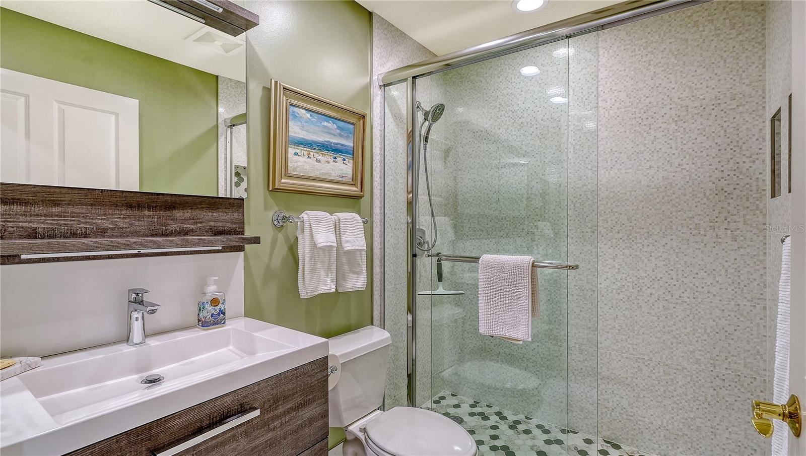 Image 33 of 50 For 1308 Old Stickney Point Road W23