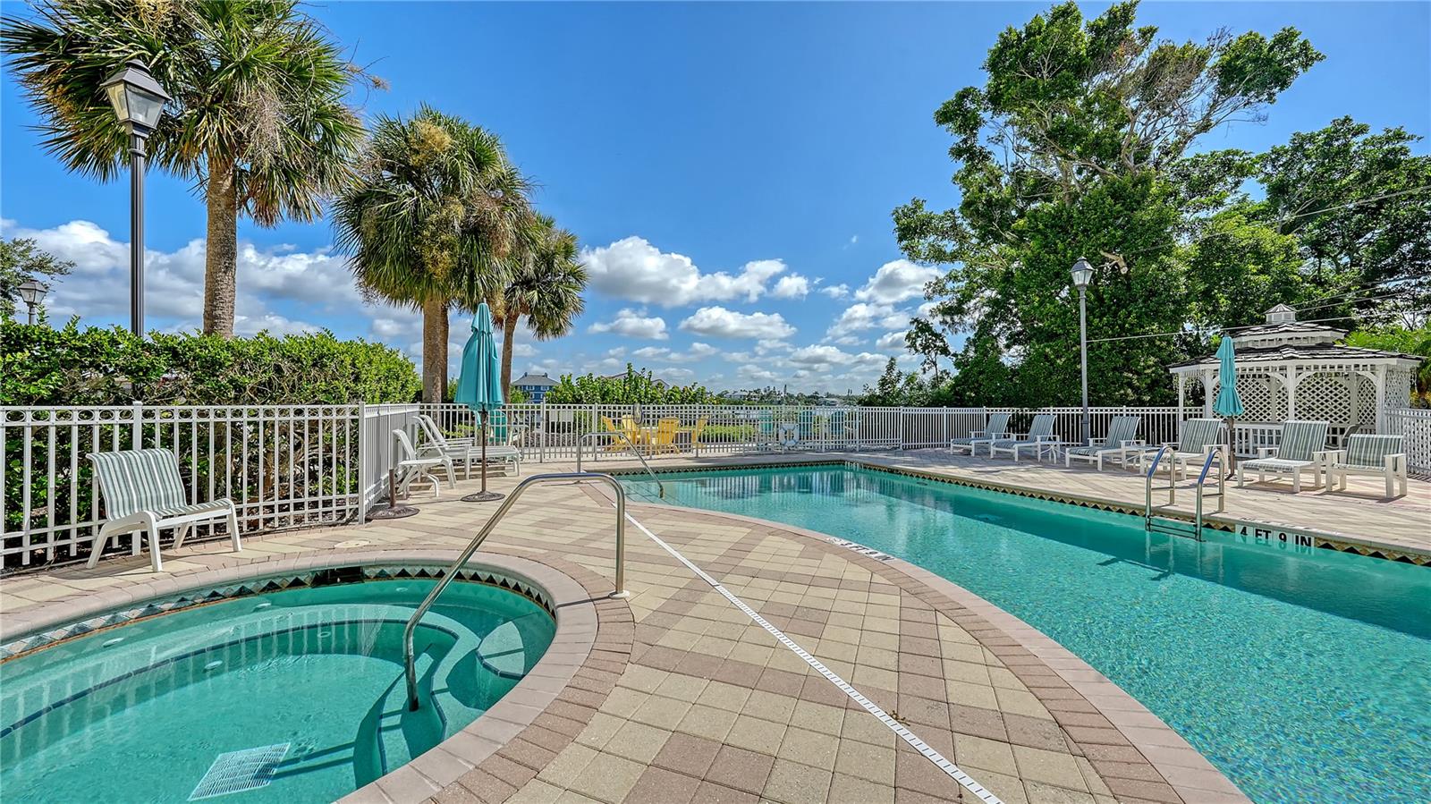 Image 36 of 50 For 1308 Old Stickney Point Road W23