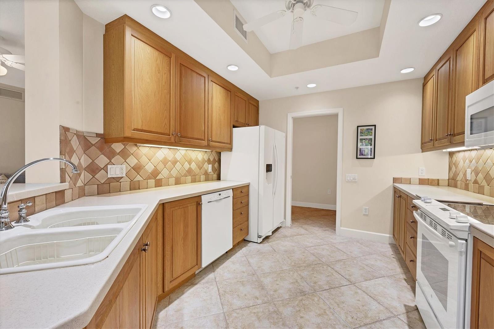 Image 11 of 52 For 7493 Botanica Parkway 101b17