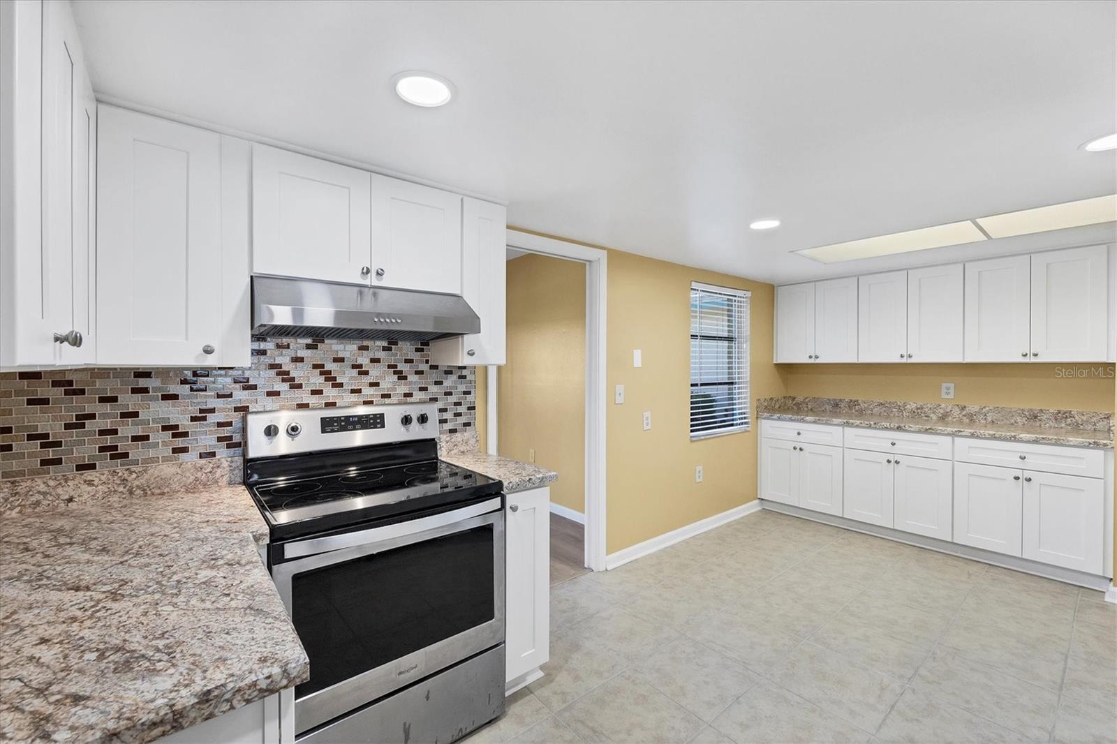 Image 16 of 53 For 6912 10th Ave W 509