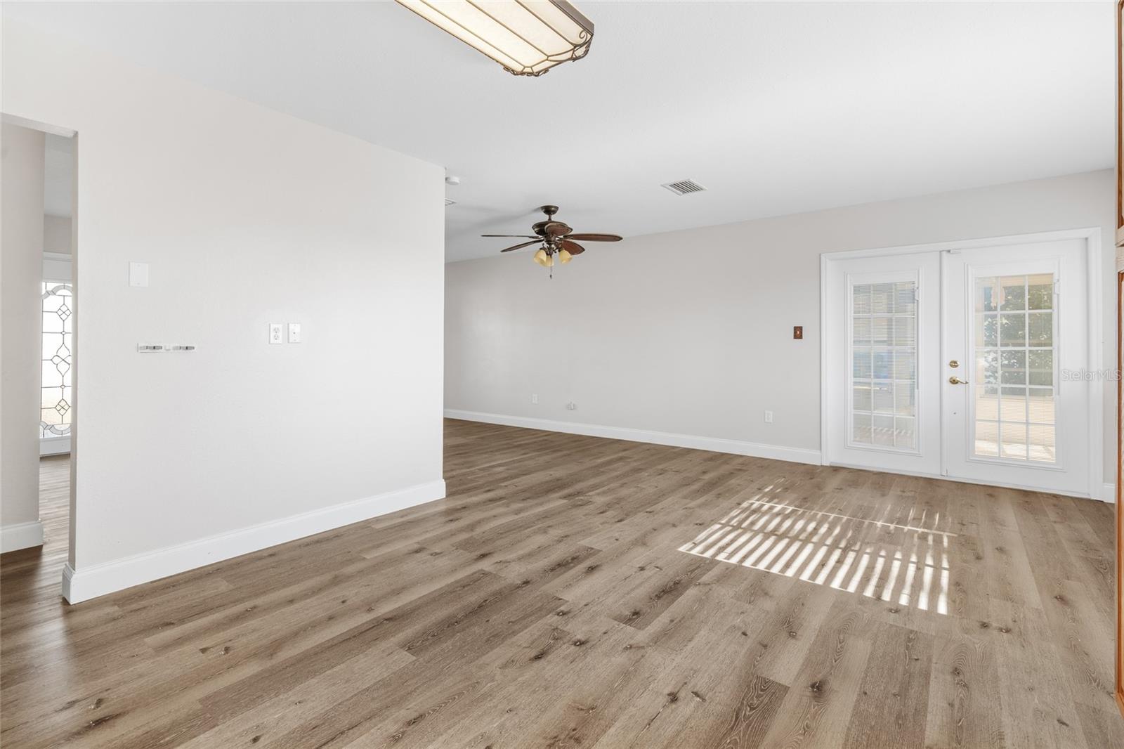 Image 18 of 33 For 6789 Miro Court