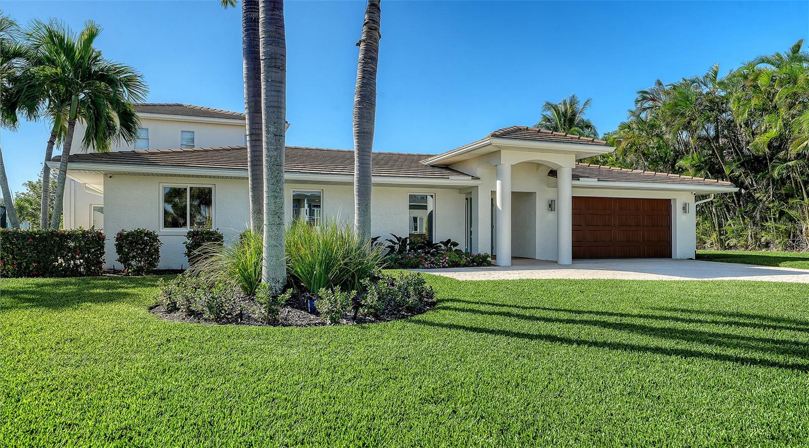 Image 5 of 69 For 690 Old Compass Road