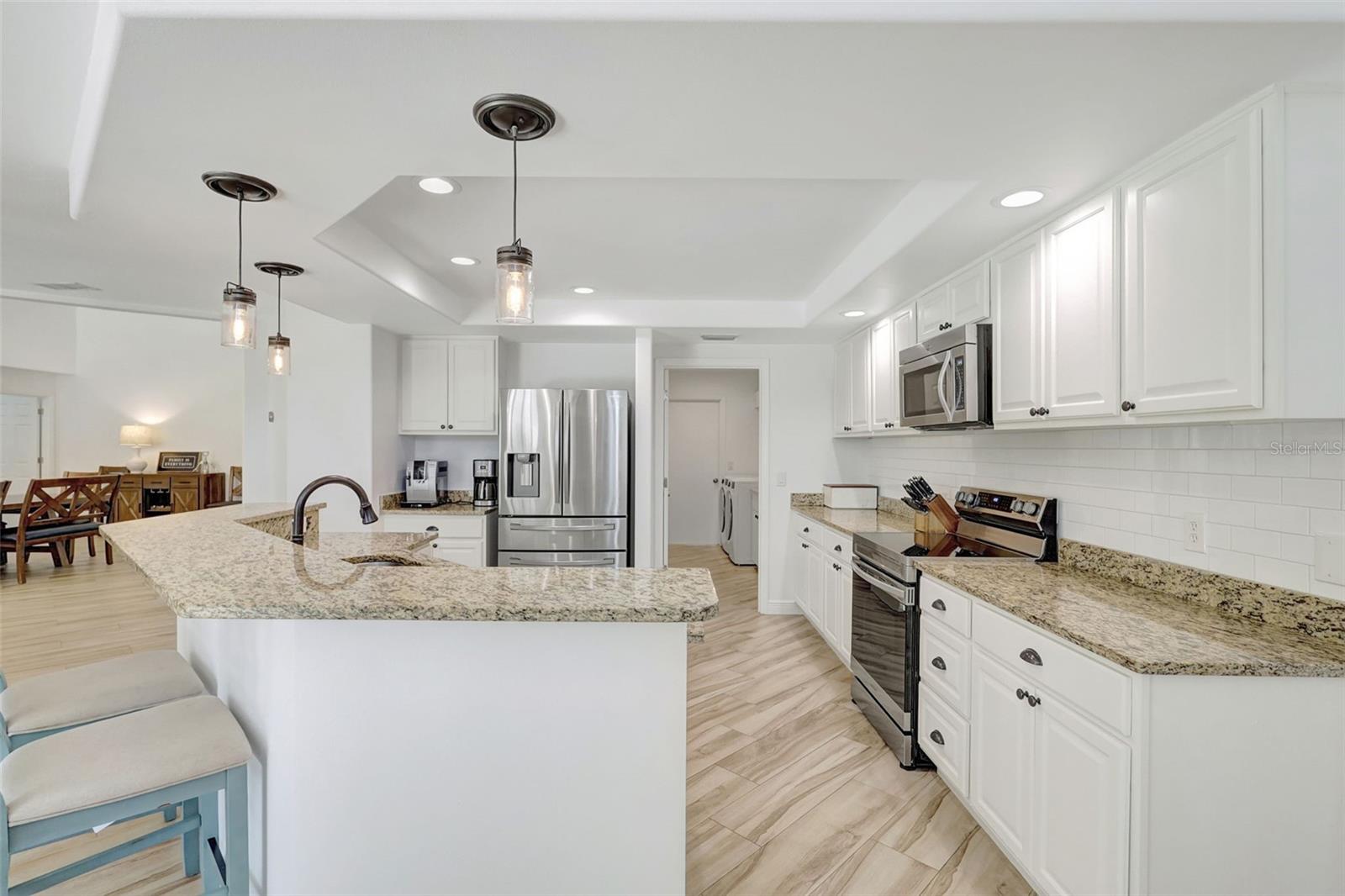 Listing photo id 14 for 4939 Fallcrest Circle