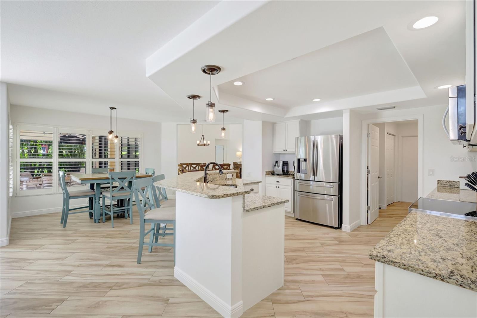 Listing photo id 15 for 4939 Fallcrest Circle