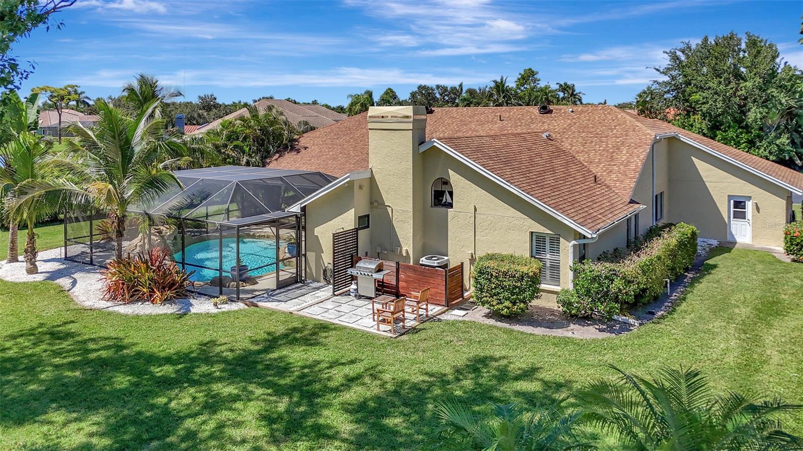 Listing photo id 0 for 4939 Fallcrest Circle