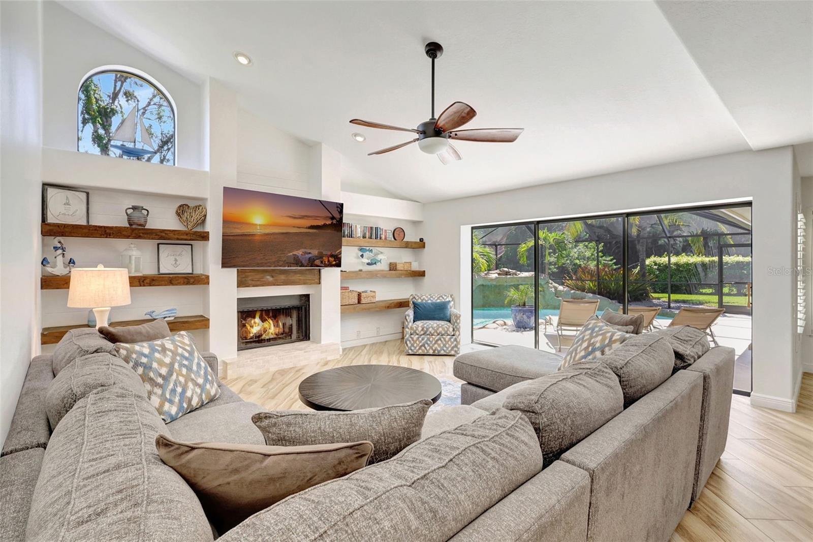 Listing photo id 21 for 4939 Fallcrest Circle