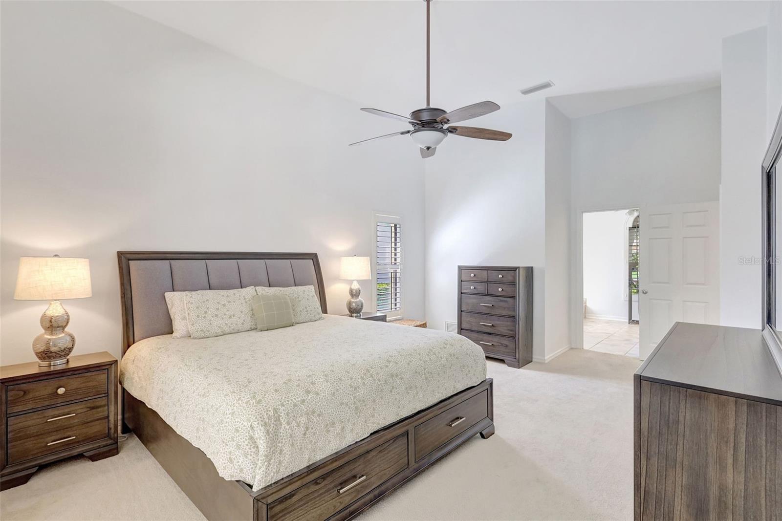 Listing photo id 23 for 4939 Fallcrest Circle