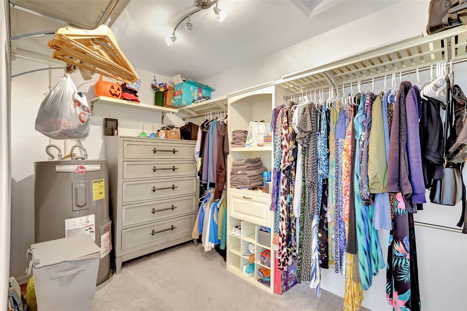 Listing photo id 29 for 4939 Fallcrest Circle