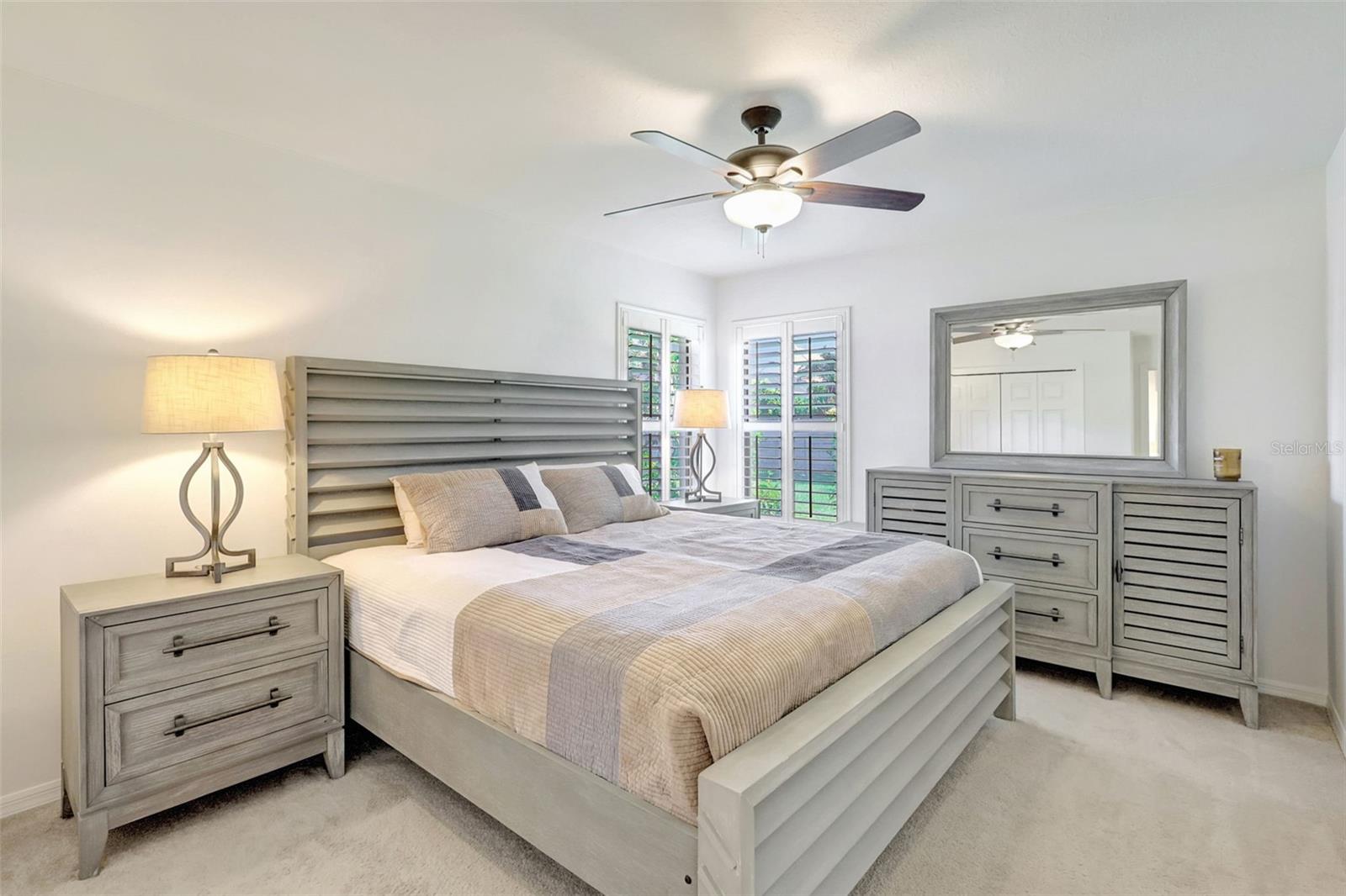 Listing photo id 33 for 4939 Fallcrest Circle