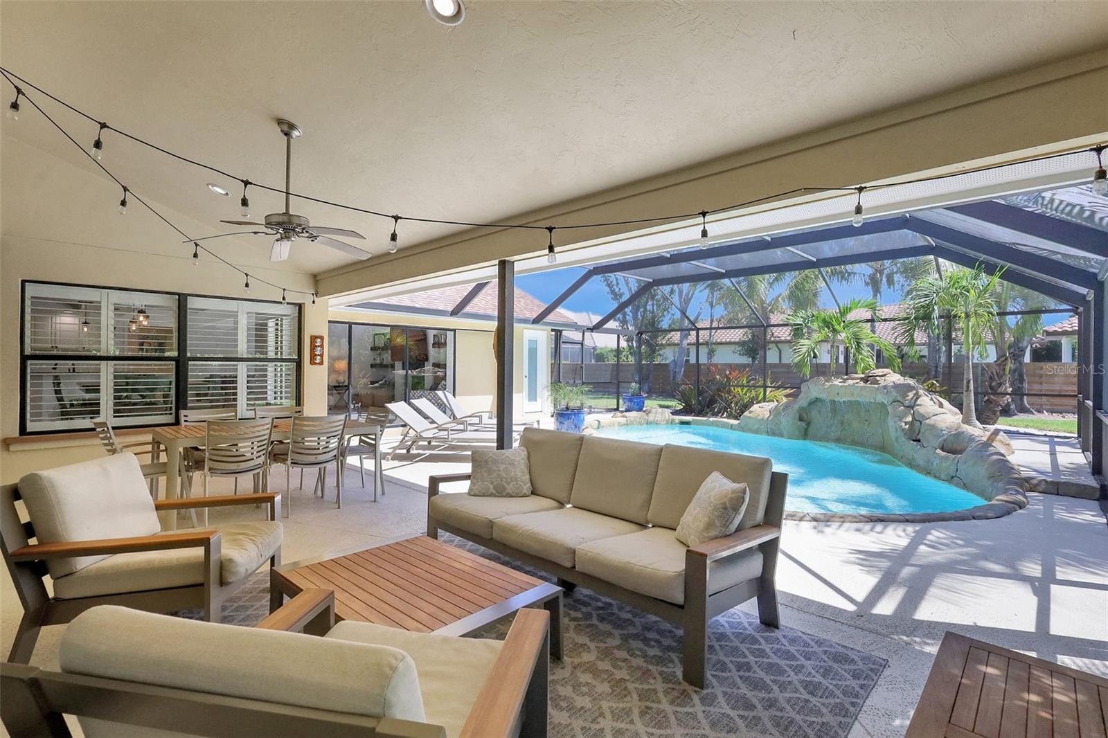 Listing photo id 42 for 4939 Fallcrest Circle