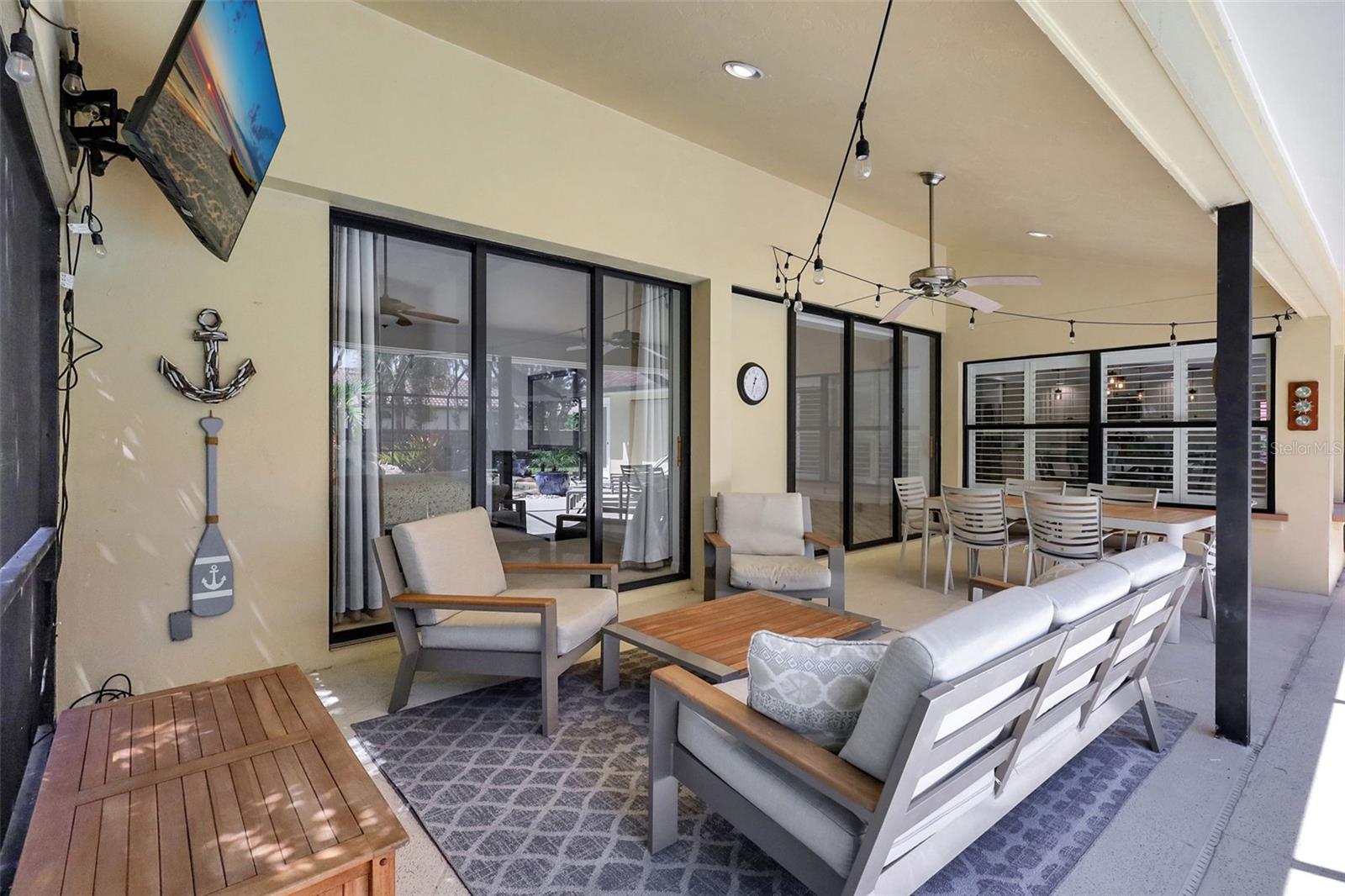 Listing photo id 43 for 4939 Fallcrest Circle