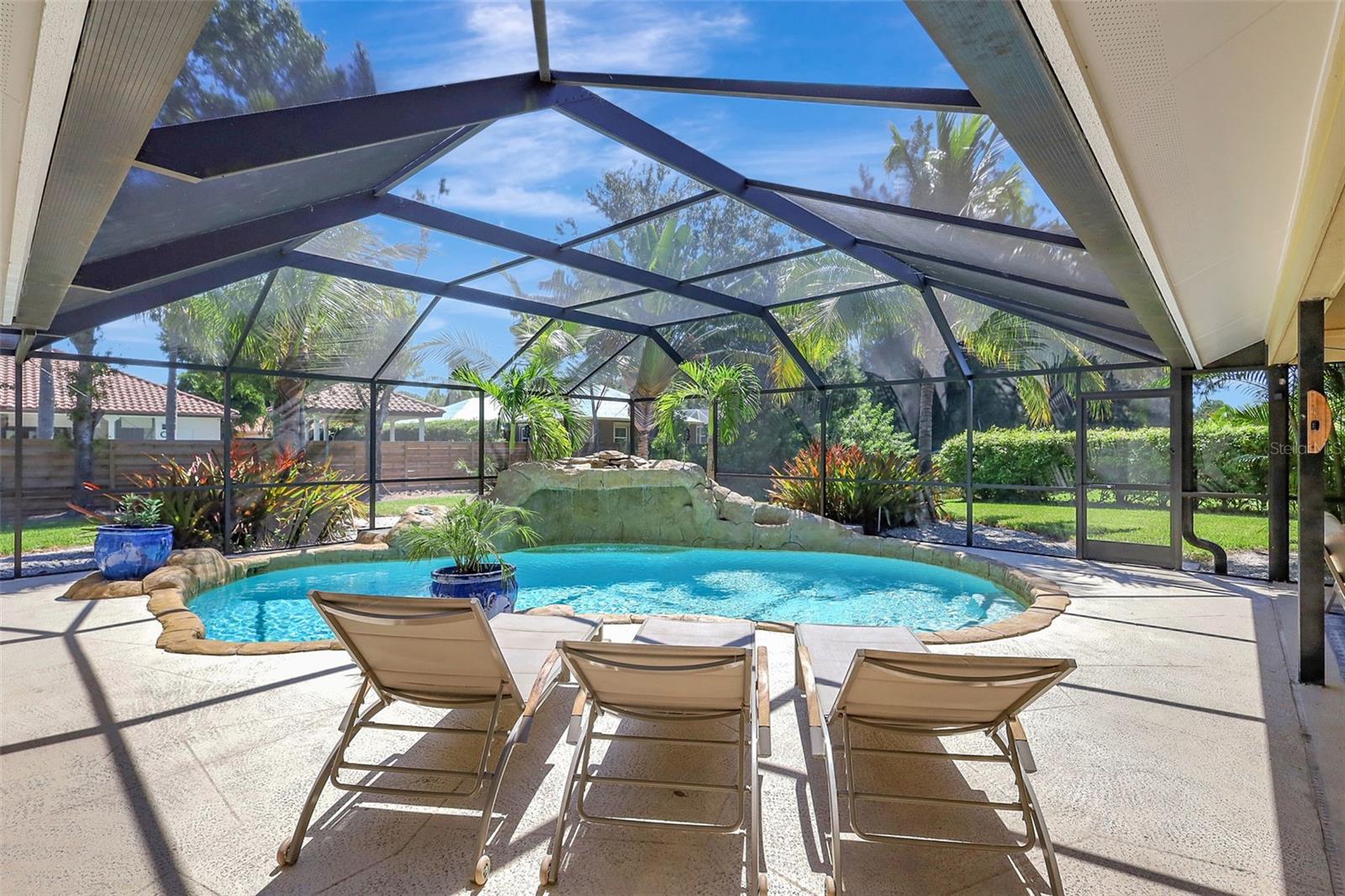 Listing photo id 46 for 4939 Fallcrest Circle