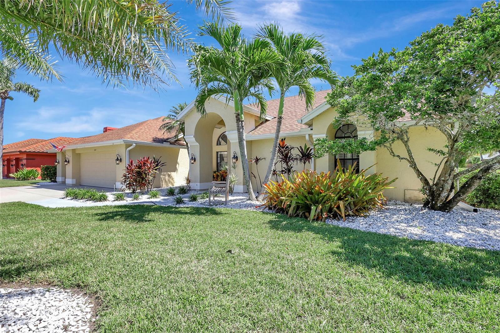 Listing photo id 53 for 4939 Fallcrest Circle