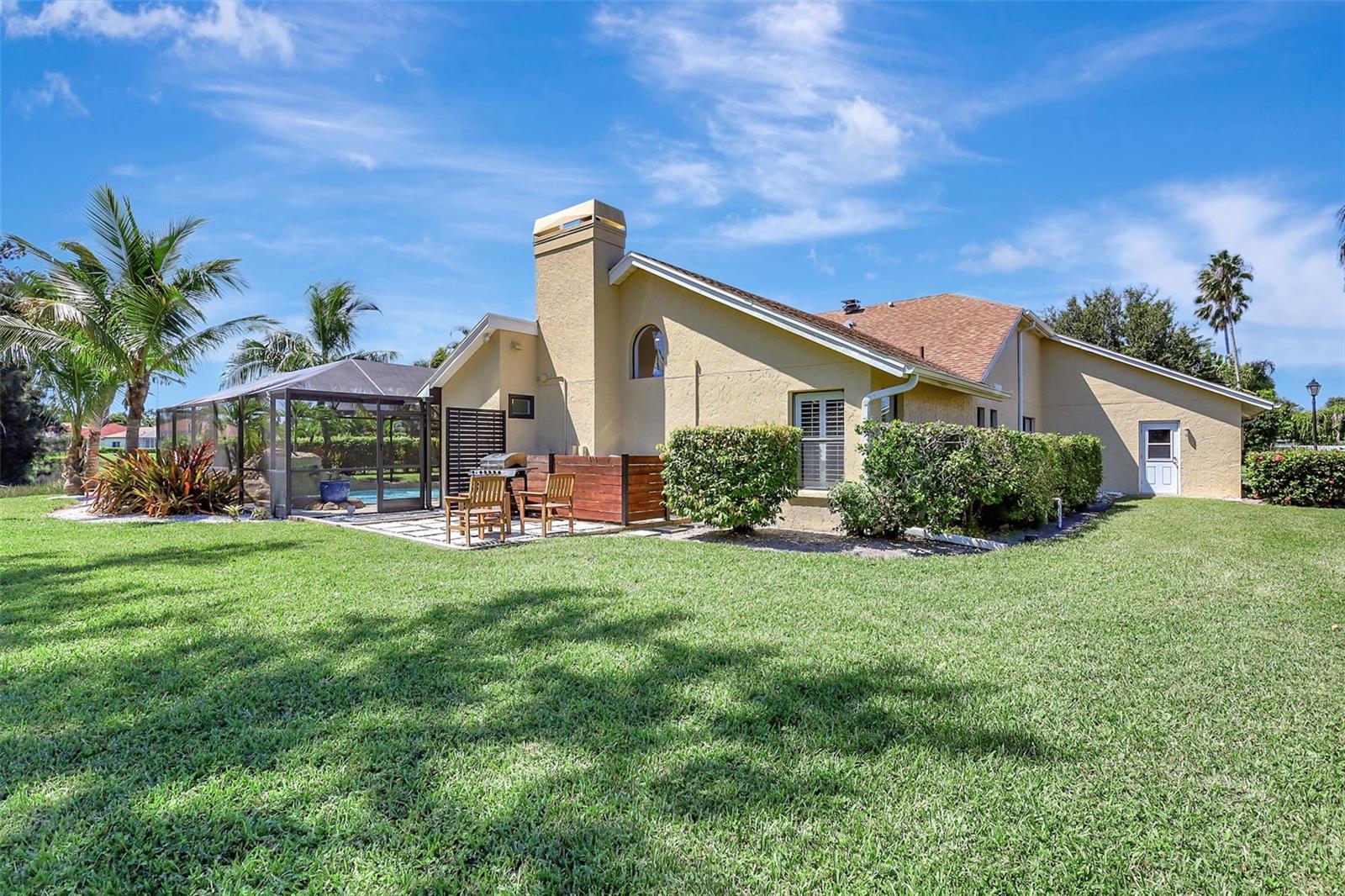 Listing photo id 57 for 4939 Fallcrest Circle