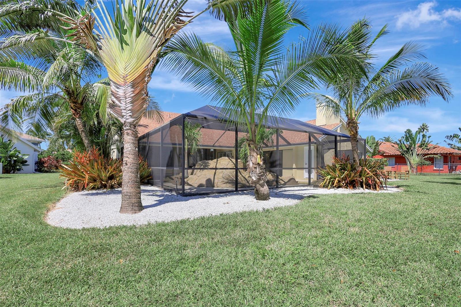 Listing photo id 59 for 4939 Fallcrest Circle