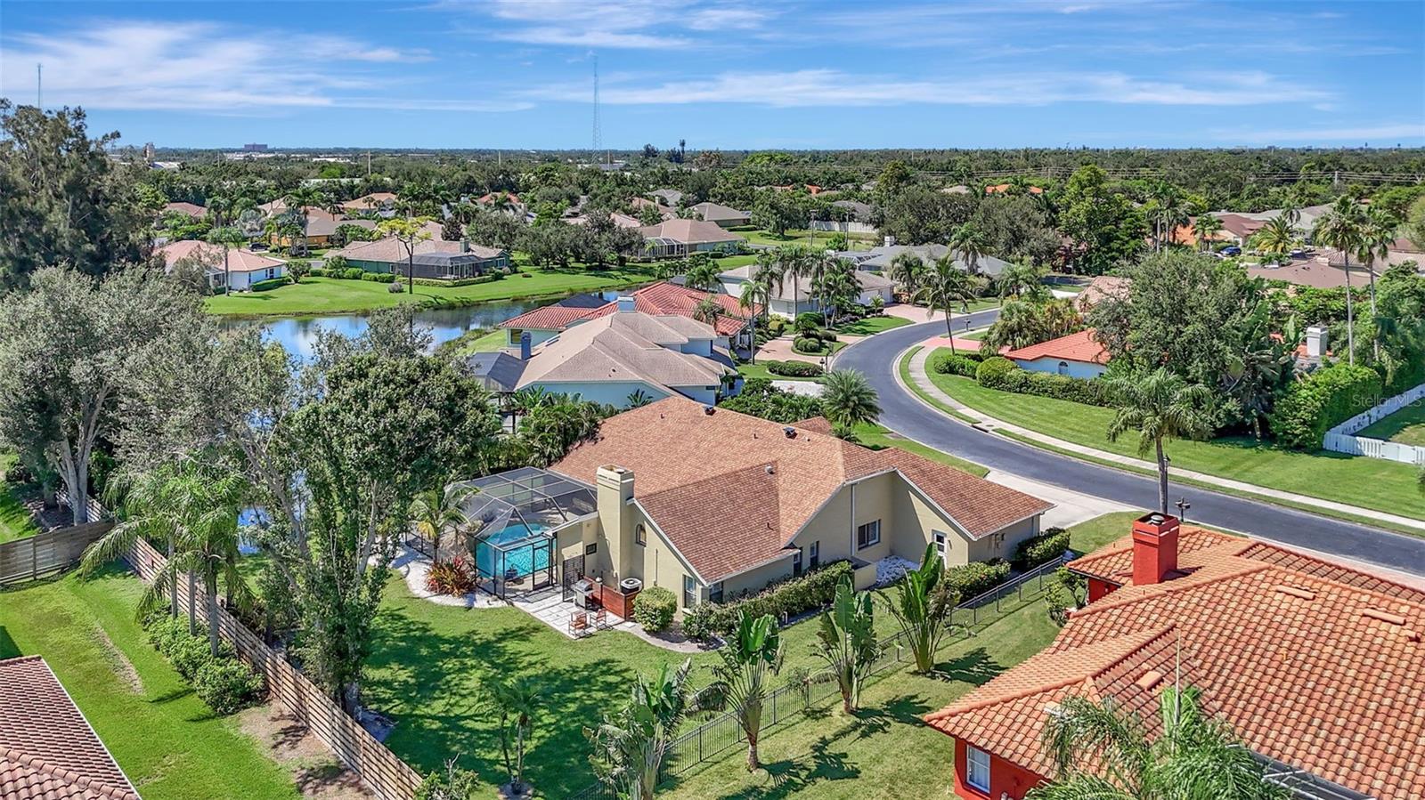 Listing photo id 64 for 4939 Fallcrest Circle