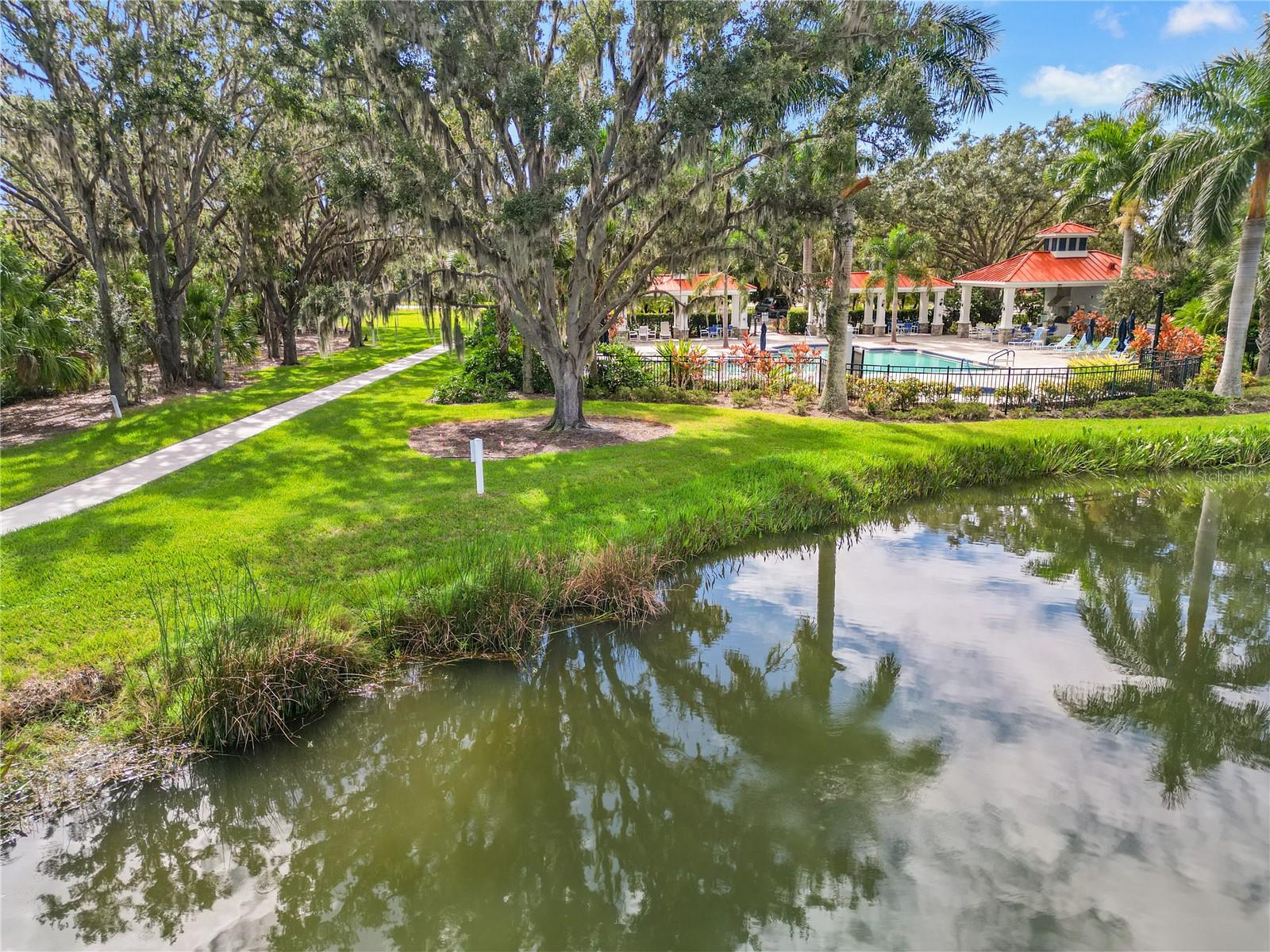 Image 32 of 50 For 7586 Ridgelake Circle