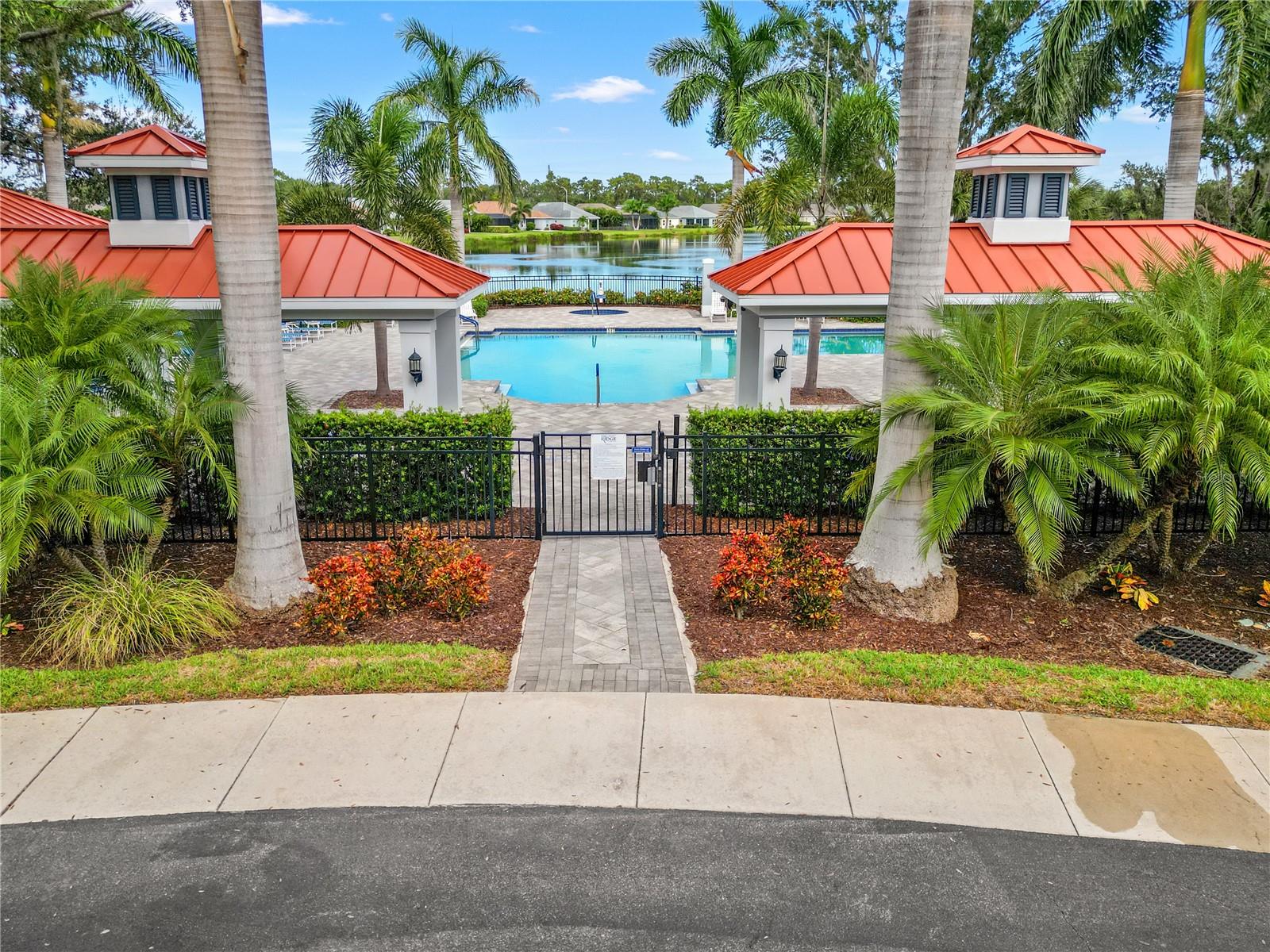 Image 33 of 50 For 7586 Ridgelake Circle