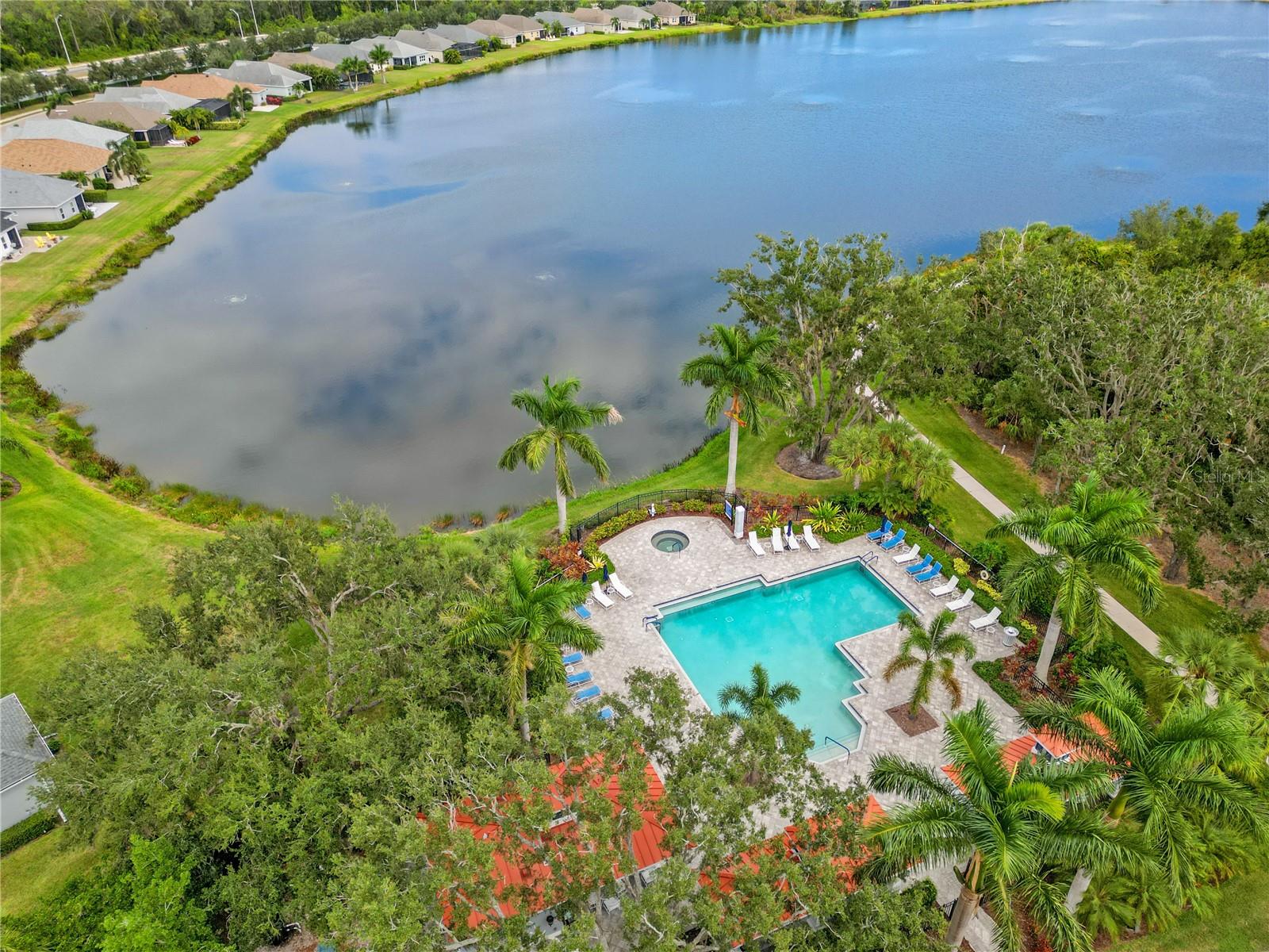 Image 34 of 50 For 7586 Ridgelake Circle