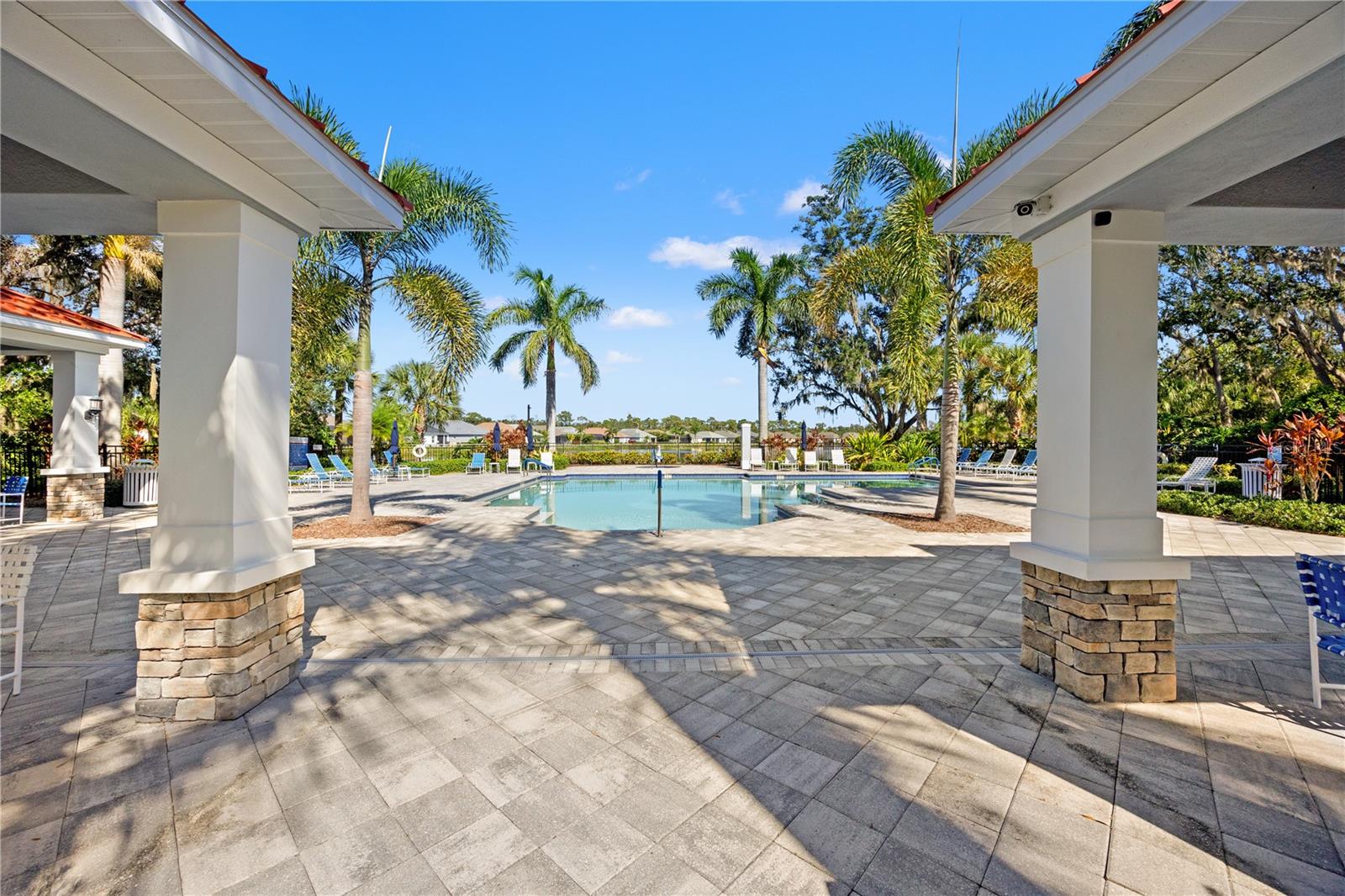 Image 35 of 50 For 7586 Ridgelake Circle