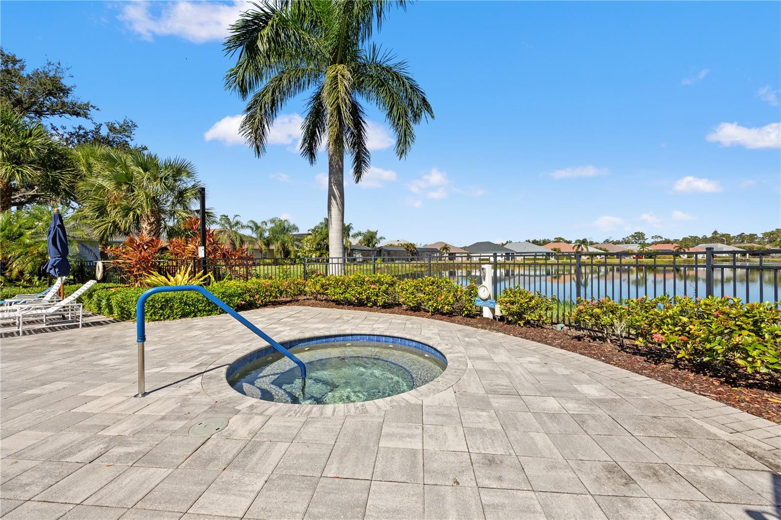 Image 43 of 50 For 7586 Ridgelake Circle