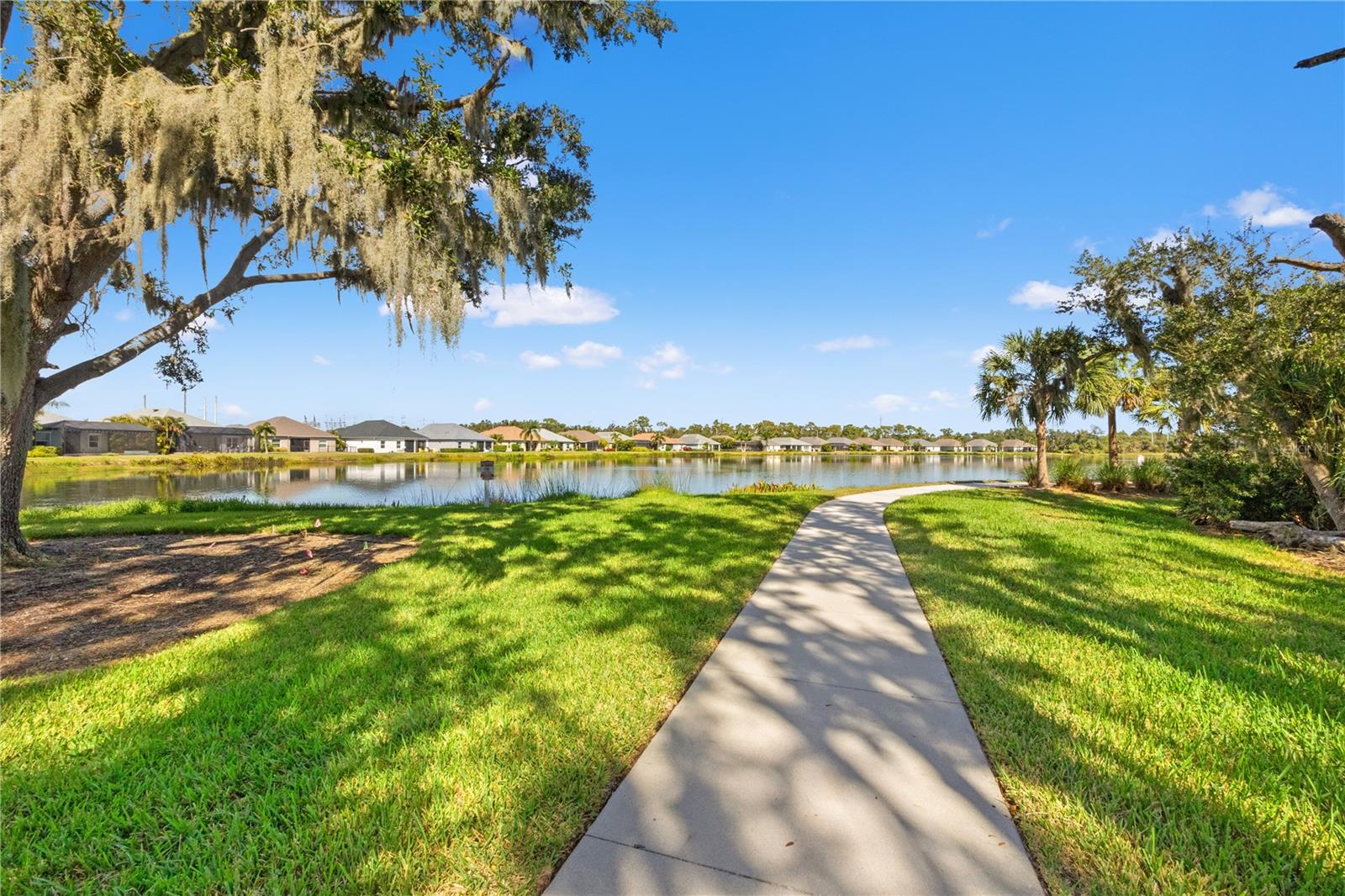 Image 46 of 50 For 7586 Ridgelake Circle