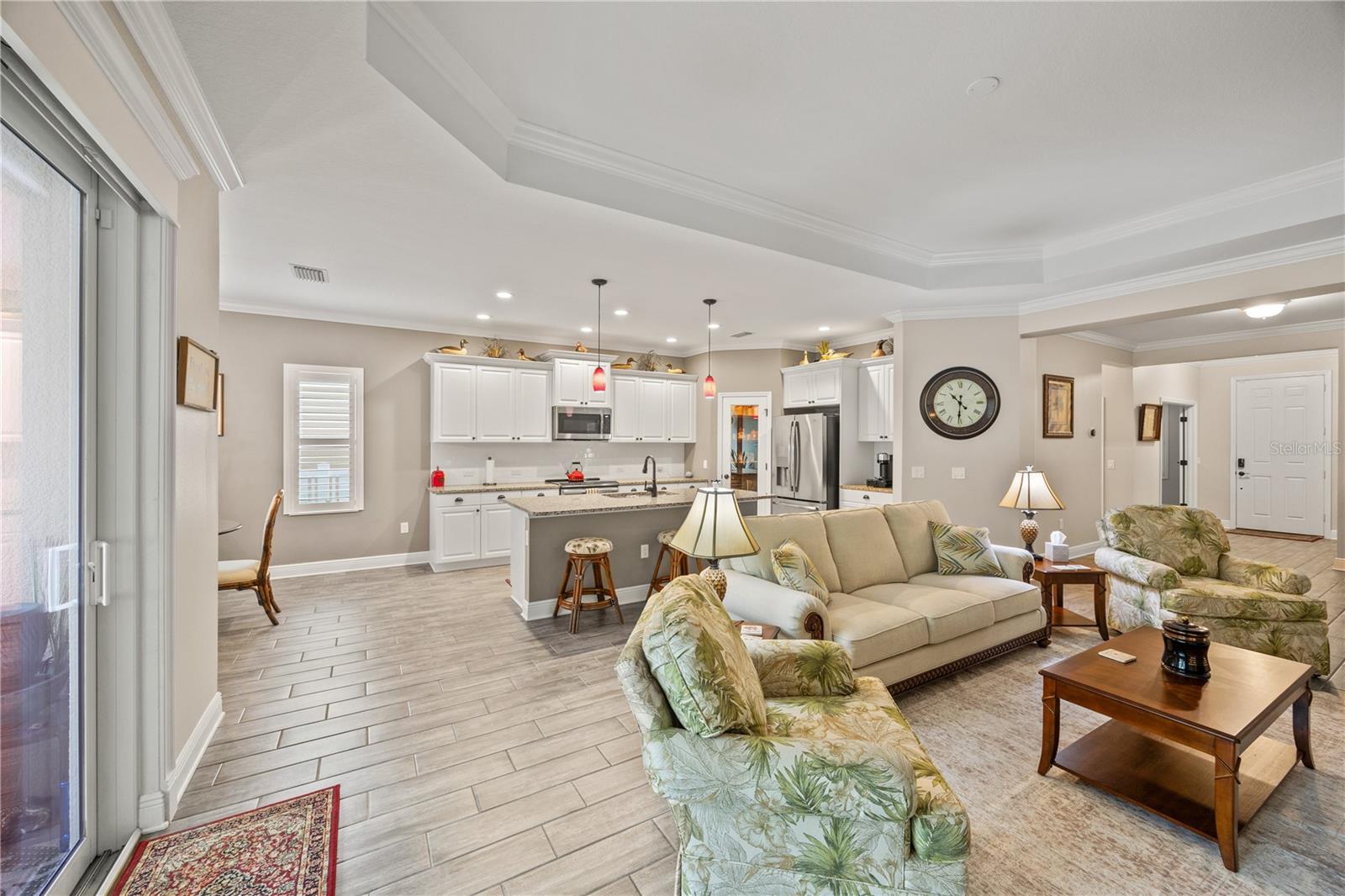 Image 5 of 50 For 7586 Ridgelake Circle