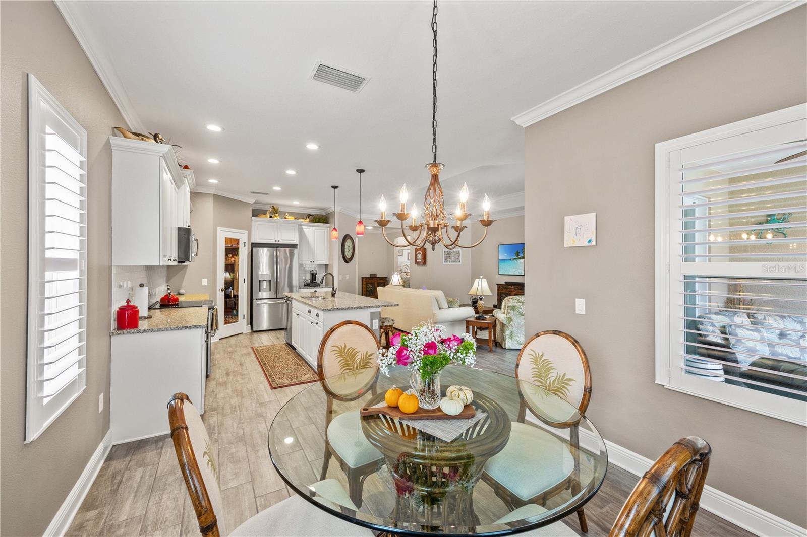 Image 8 of 50 For 7586 Ridgelake Circle