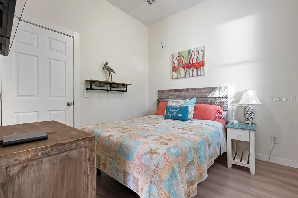 Image 14 of 26 For 559 18th Street E