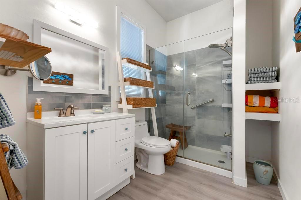 Image 20 of 26 For 559 18th Street E